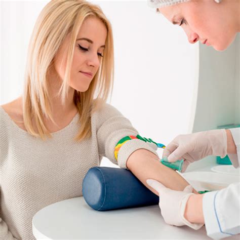 Prise de sang et services de laboratoire .